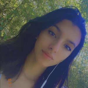 Meet your Posher, Ari